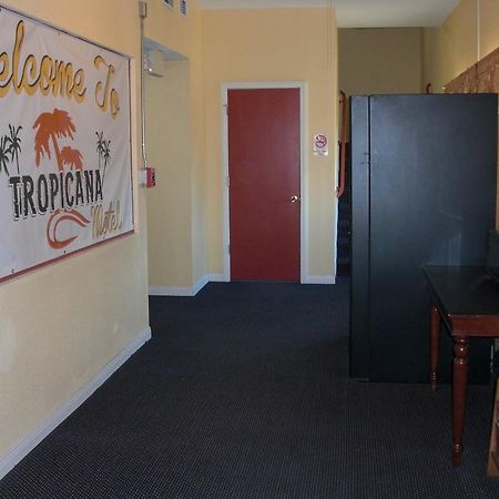 Tropicana Motel Compton Exteriér fotografie